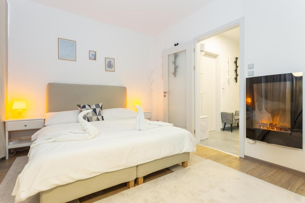 Harfa Apartments Прага Экстерьер фото